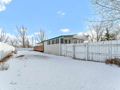 125 Foster Street Se, Seven Persons, AB - Outdoor