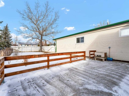 125 Foster Street Se, Seven Persons, AB - Outdoor With Deck Patio Veranda