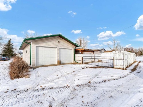 125 Foster Street Se, Seven Persons, AB - Outdoor