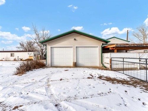 125 Foster Street Se, Seven Persons, AB - Outdoor