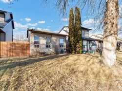 120 South Ridge Drive SW Medicine Hat, AB T1B 2N7