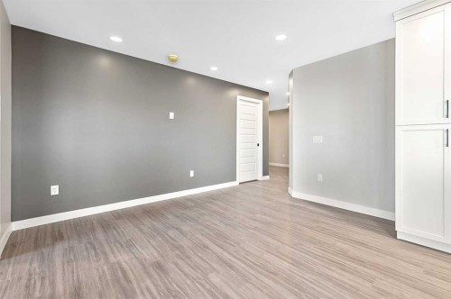 302-21 Ranchlands Boulevard Ne, Medicine Hat, AB - Indoor Photo Showing Other Room