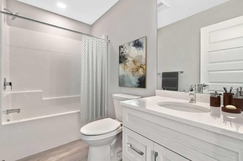 302-21 Ranchlands Boulevard Ne, Medicine Hat, AB - Indoor Photo Showing Bathroom