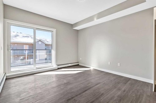 302-21 Ranchlands Boulevard Ne, Medicine Hat, AB - Indoor Photo Showing Other Room