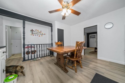509 3 Street Se, Redcliff, AB - Indoor Photo Showing Dining Room