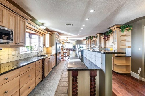 770 Eagle Ridge Drive, Dunmore, AB - Indoor Photo Showing Kitchen