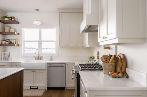 33080 Range Road 61, Rural Mountain View County, AB - Indoor Photo Showing Kitchen With Upgraded Kitchen