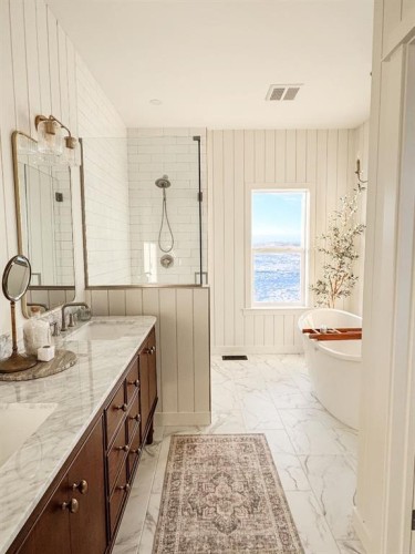 33080 Range Road 61, Rural Mountain View County, AB - Indoor Photo Showing Bathroom