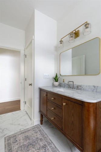 33080 Range Road 61, Rural Mountain View County, AB - Indoor Photo Showing Bathroom