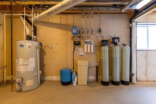 33080 Range Road 61, Rural Mountain View County, AB - Indoor Photo Showing Basement