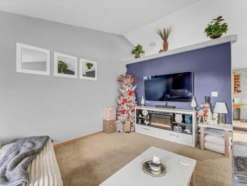 9 Riverview Green Se, Redcliff, AB - Indoor