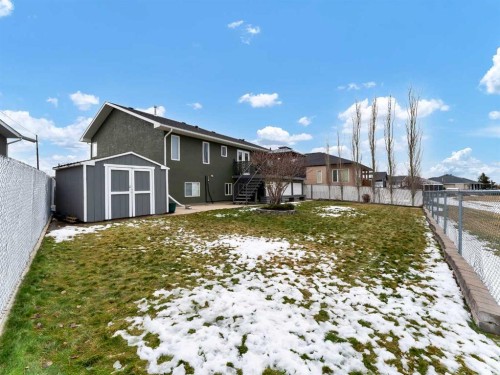 9 Riverview Green Se, Redcliff, AB - Outdoor