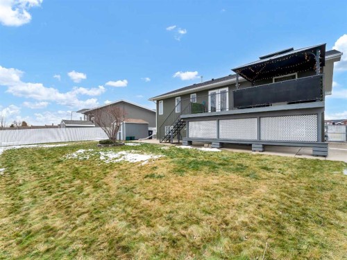 9 Riverview Green Se, Redcliff, AB - Outdoor