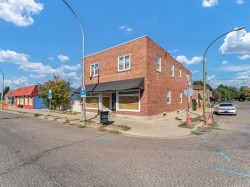 339 North Railway Street SE Medicine Hat, AB T1A 2Z1