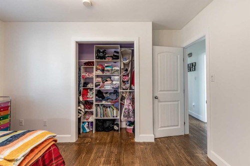 683 7 Street Sw, Medicine Hat, AB - Indoor Photo Showing Other Room