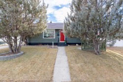 683 7 Street SW Medicine Hat, AB T1A 4K9