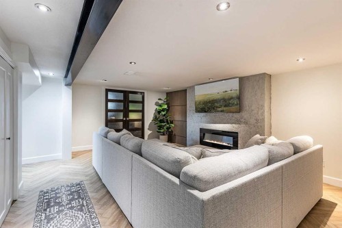 683 7 Street Sw, Medicine Hat, AB - Indoor Photo Showing Living Room With Fireplace