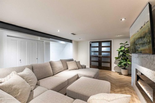683 7 Street Sw, Medicine Hat, AB - Indoor Photo Showing Living Room With Fireplace