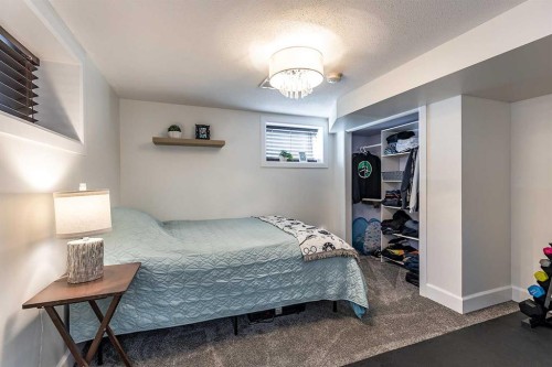 683 7 Street Sw, Medicine Hat, AB - Indoor Photo Showing Bedroom