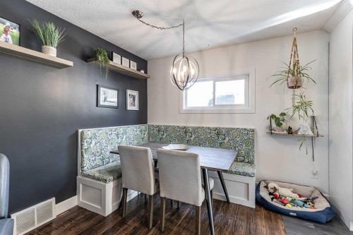 683 7 Street Sw, Medicine Hat, AB - Indoor Photo Showing Dining Room