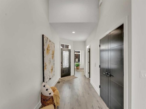 34 Palisades Way Ne, Medicine Hat, AB - Indoor Photo Showing Other Room