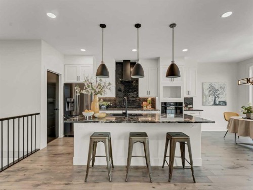 34 Palisades Way Ne, Medicine Hat, AB - Indoor Photo Showing Kitchen With Upgraded Kitchen