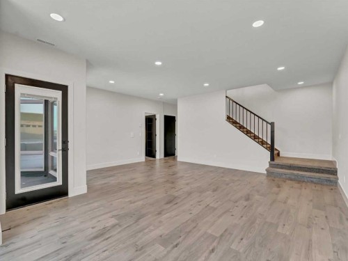 34 Palisades Way Ne, Medicine Hat, AB - Indoor Photo Showing Other Room