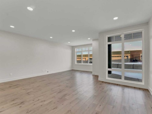 34 Palisades Way Ne, Medicine Hat, AB - Indoor Photo Showing Other Room