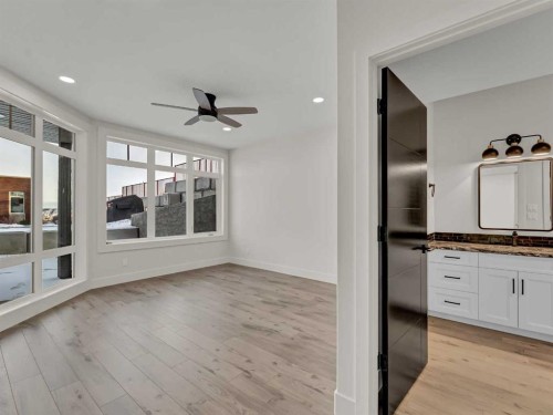 34 Palisades Way Ne, Medicine Hat, AB - Indoor Photo Showing Other Room