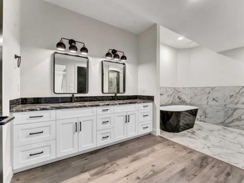 34 Palisades Way Ne, Medicine Hat, AB - Indoor Photo Showing Bathroom