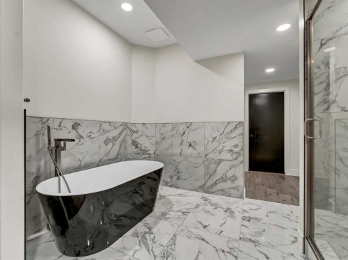 34 Palisades Way Ne, Medicine Hat, AB - Indoor Photo Showing Other Room