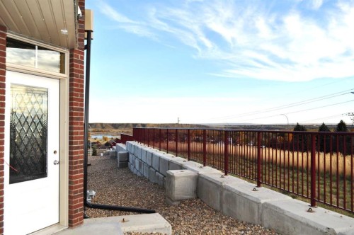 34 Palisades Way Ne, Medicine Hat, AB - Outdoor