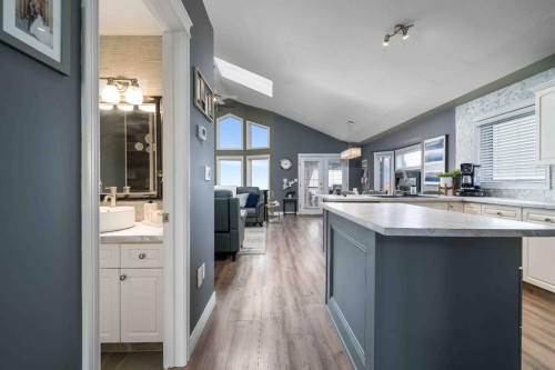 110 Redcliff Way Sw, Redcliff, AB - Indoor