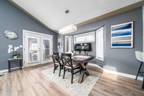110 Redcliff Way Sw, Redcliff, AB - Indoor Photo Showing Dining Room