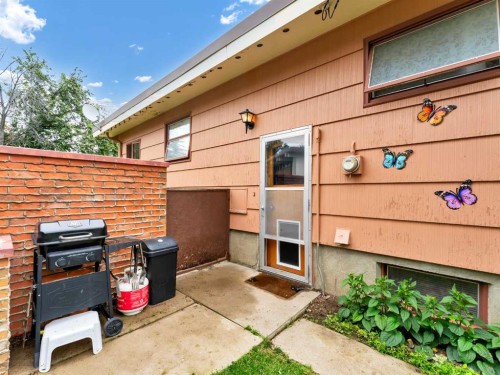 164 Muir Crescent Nw, Medicine Hat, AB - Outdoor With Exterior