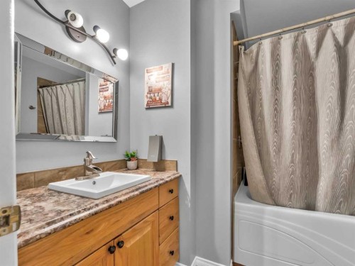 12002 Range Road 65, Rural Cypress County, AB - Indoor Photo Showing Bathroom