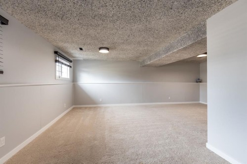 1919 9 Avenue Ne, Medicine Hat, AB - Indoor