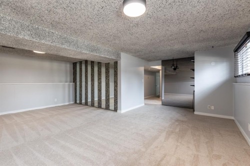 1919 9 Avenue Ne, Medicine Hat, AB - Indoor Photo Showing Other Room