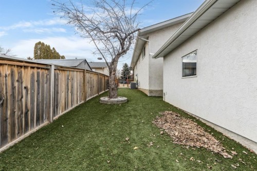 1919 9 Avenue Ne, Medicine Hat, AB - Outdoor