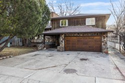 42 Red Deer Drive SW Medicine Hat, AB T1A 4A4