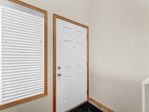 634 Industrial Avenue Se, Medicine Hat, AB - Indoor Photo Showing Other Room