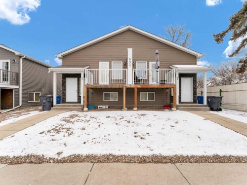 634 Industrial Avenue Se, Medicine Hat, AB - Outdoor With Deck Patio Veranda