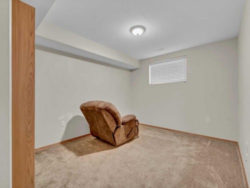 634 Industrial Avenue Se, Medicine Hat, AB - Indoor Photo Showing Other Room