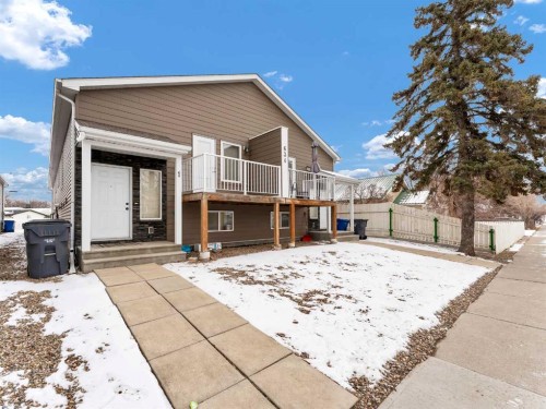 634 Industrial Avenue Se, Medicine Hat, AB - Outdoor With Deck Patio Veranda