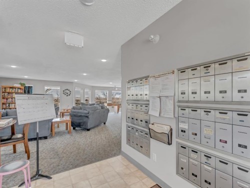 30-459 Carry Drive Se, Medicine Hat, AB - Indoor