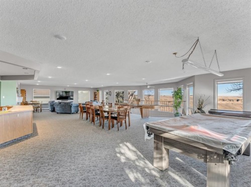 30-459 Carry Drive Se, Medicine Hat, AB - Indoor Photo Showing Other Room