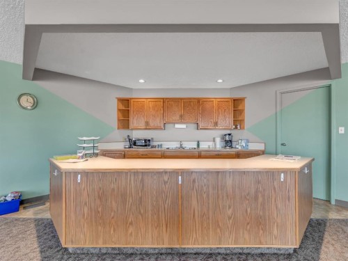 30-459 Carry Drive Se, Medicine Hat, AB - Indoor Photo Showing Kitchen