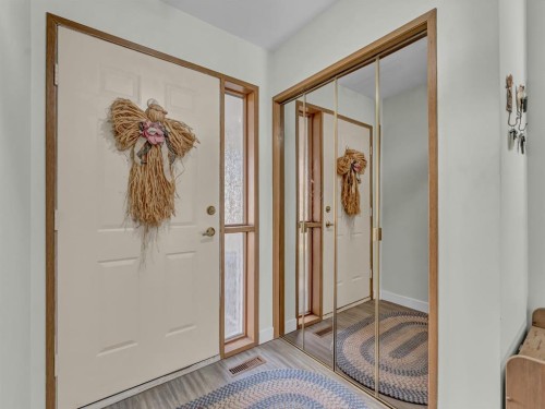 30-459 Carry Drive Se, Medicine Hat, AB - Indoor Photo Showing Other Room