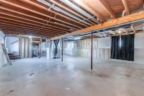 428 2 Street, Suffield, AB - Indoor Photo Showing Basement