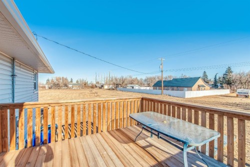 428 2 Street, Suffield, AB - Outdoor With Deck Patio Veranda With Exterior